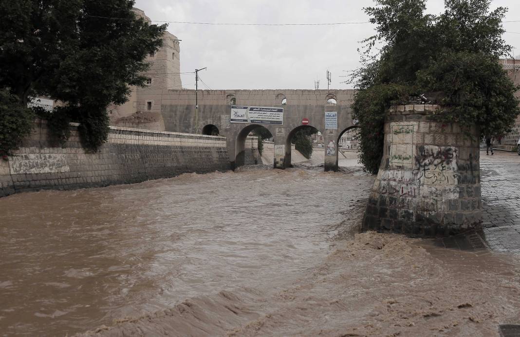 Yemen'de sel felaketi: 6 kişi öldü, 430 ev yıkıldı 22